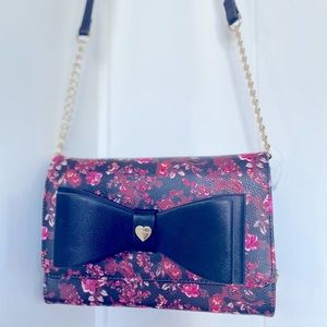 Betsey Johnson crossbody bag #betseyjohnson #crossbodybags